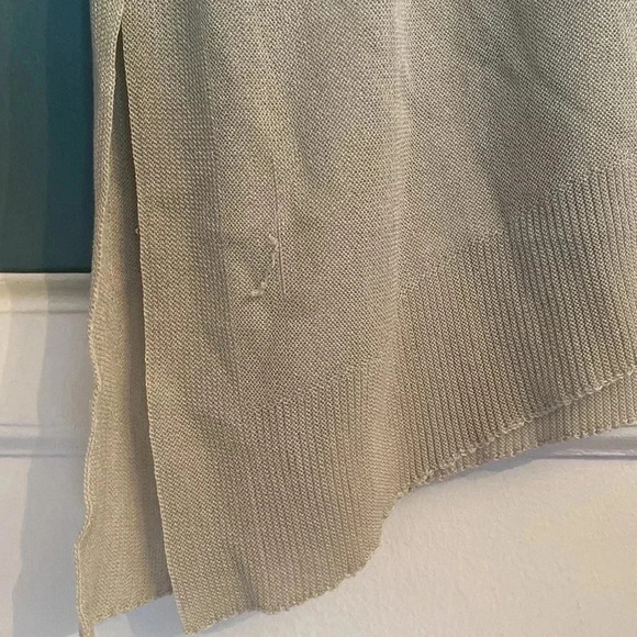 Lafayette 148 light gray asymmetrical hem 3/4 sleeve silk blend top xs/s - Picture 10 of 12